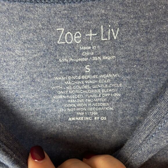 Zoe + Liv Blue Mandala Elephant Tee Size Small - Picture 3 of 4